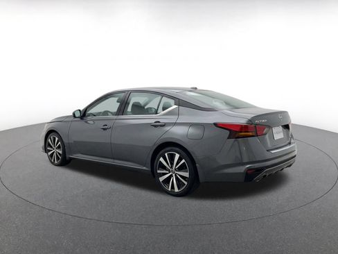 Used 2025 Nissan Altima 2.5 SV FWD image 7