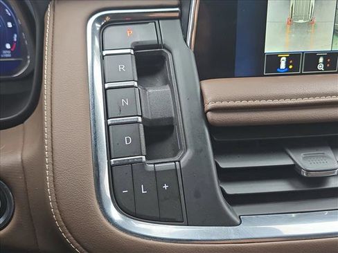 Used 2023 Chevrolet Tahoe High Country image 12