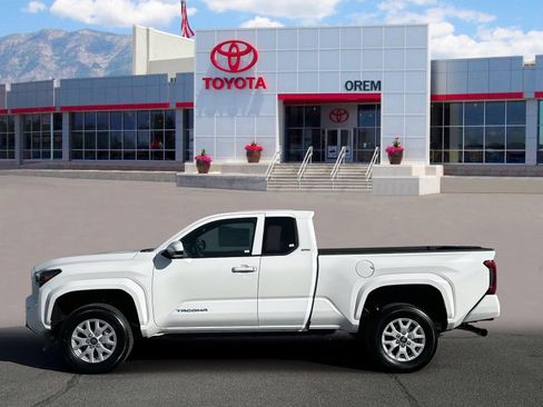 New 2026 Toyota Tacoma SR5 w/ SR5 Upgrade Package image 5