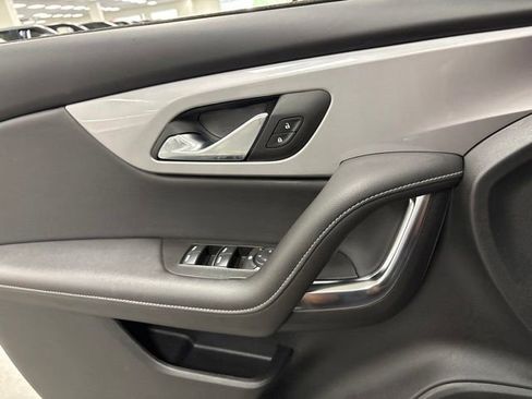 Used 2025 Chevrolet Blazer LT FWD image 24