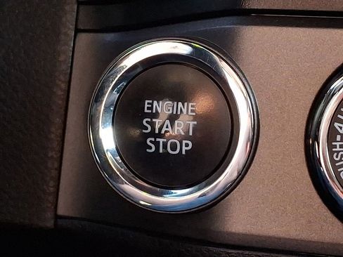 Used 2019 Toyota Tacoma TRD Sport image 27