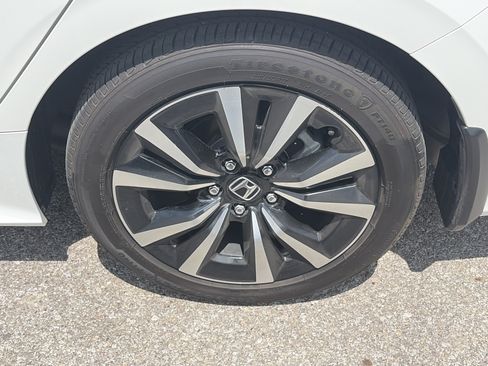 Certified 2024 Honda Civic EX image 9