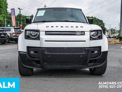 Used 2024 Land Rover Defender 110 X-Dynamic SE AWD/4WD image 9