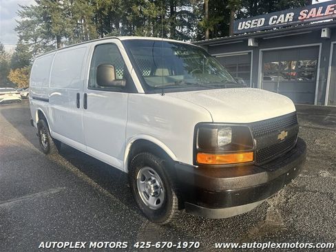 Used 2017 Chevrolet Express 2500 image 1