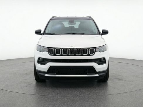 Used 2025 Jeep Compass Limited image 2
