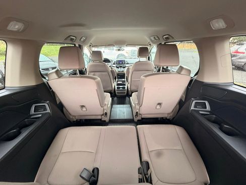 Used 2018 Honda Odyssey LX image 17