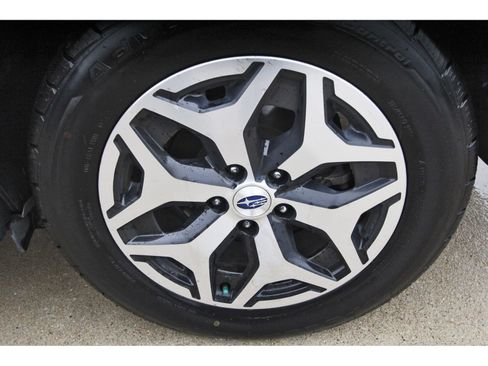 Used 2020 Subaru Forester Premium AWD/4WD image 31