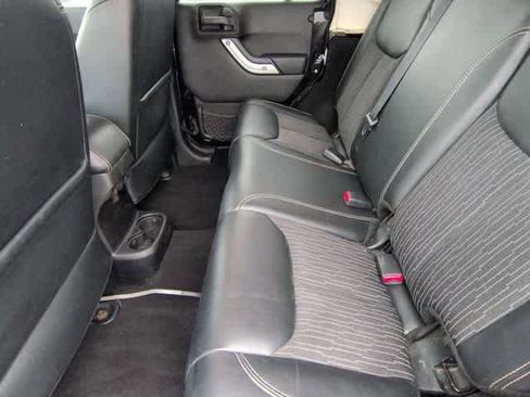 Used 2014 Jeep Wrangler Freedom Edition image 18