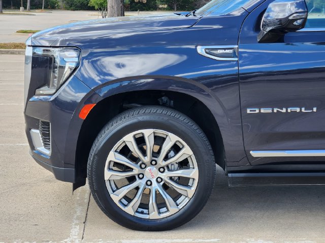 Used 2023 GMC Yukon XL Denali AWD/4WD image 8