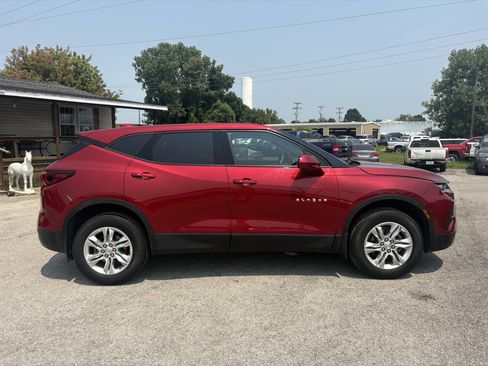 Used 2022 Chevrolet Blazer LT FWD image 2