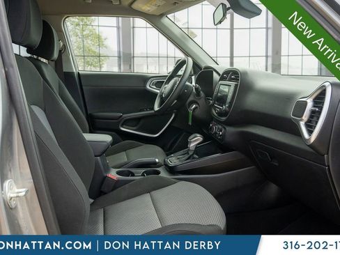 Used 2023 Kia Soul LX w/ LX Technology Package FWD image 25
