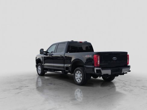 Certified 2023 Ford F250 XLT AWD/4WD image 5