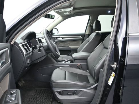 Used 2023 Volkswagen Atlas SE w/ Panoramic Sunroof Package AWD/4WD image 9