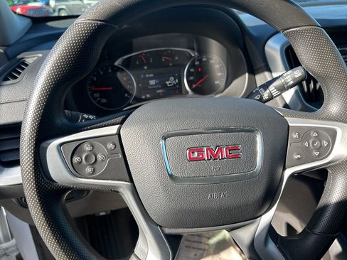 Used 2024 GMC Terrain SLE image 17