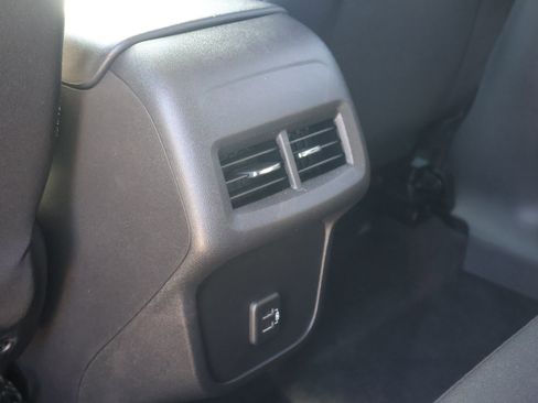 Used 2024 Chevrolet Equinox LS w/ LS Convenience Package FWD image 16