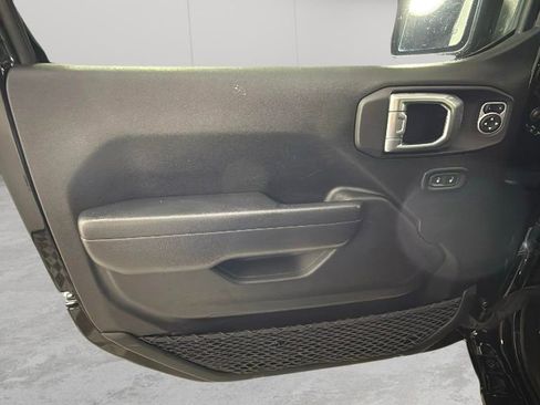 Used 2022 Jeep Gladiator Sport image 35