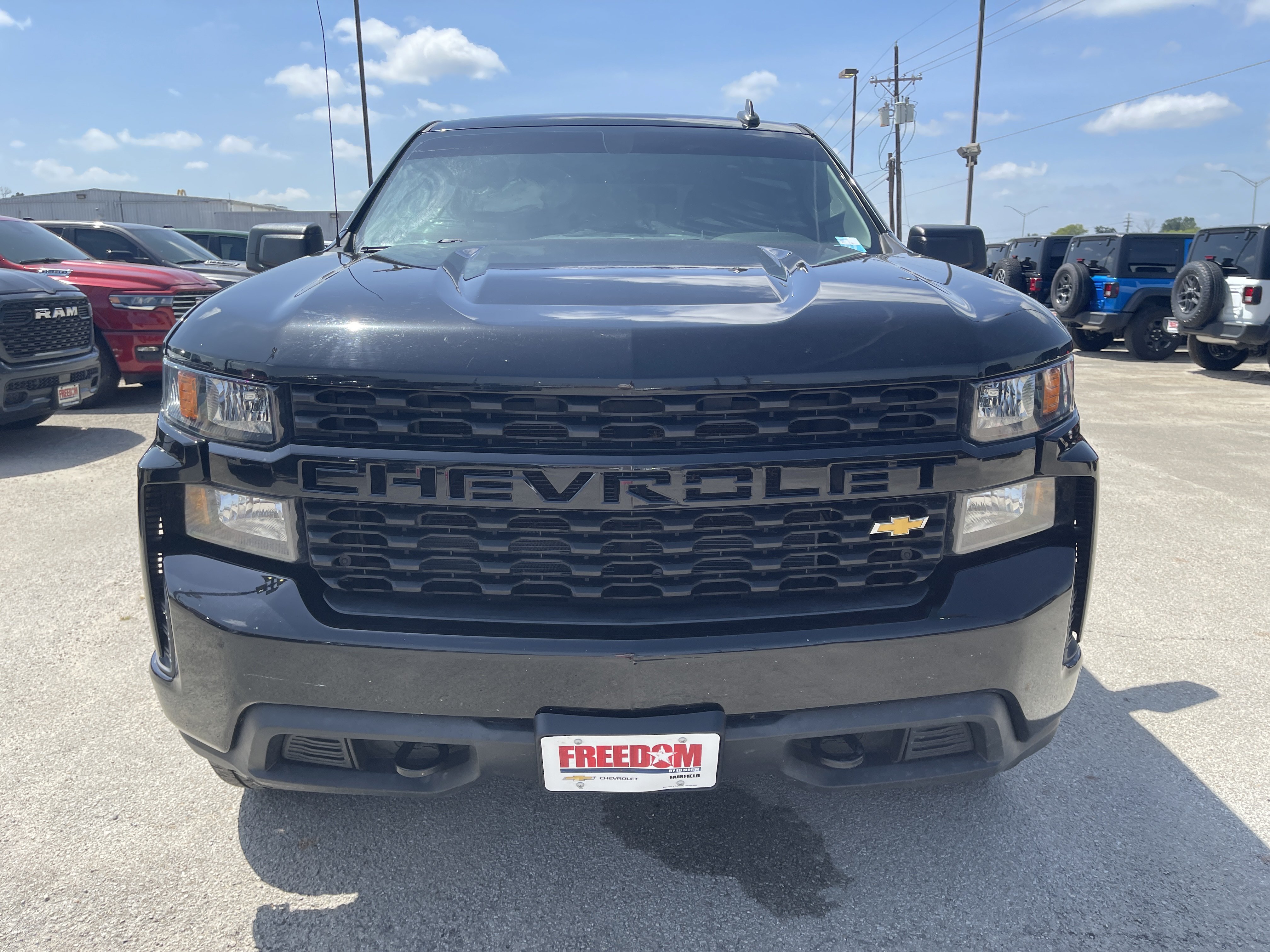 Used 2019 Chevrolet Silverado 1500 Custom w/ Custom Value Package RWD image 7