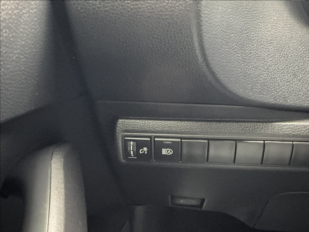 Used 2025 Toyota Corolla LE FWD image 43