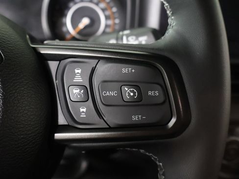 Used 2025 Jeep Wrangler Sport AWD/4WD image 33