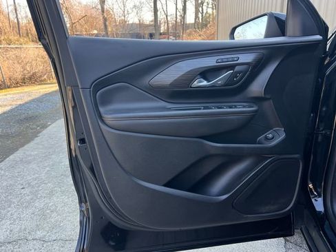 Used 2021 GMC Terrain SLT w/ Elevation Edition image 10