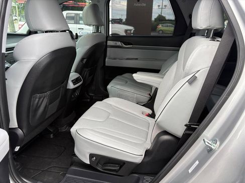 Used 2023 Hyundai Palisade SEL w/ Premium Package AWD/4WD image 18