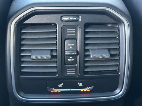 New 2026 Porsche Macan image 17