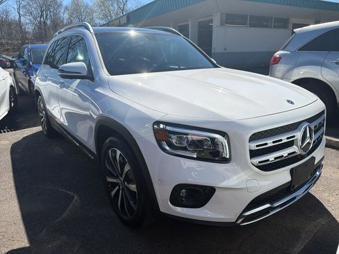 Used 2023 Mercedes-Benz GLB 250 4MATIC image 3