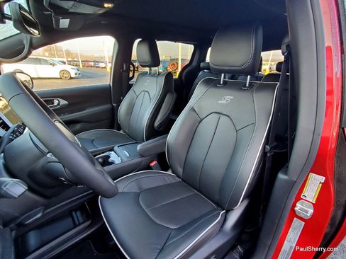 New 2026 Chrysler Pacifica Limited w/ S Appearance Package image 27