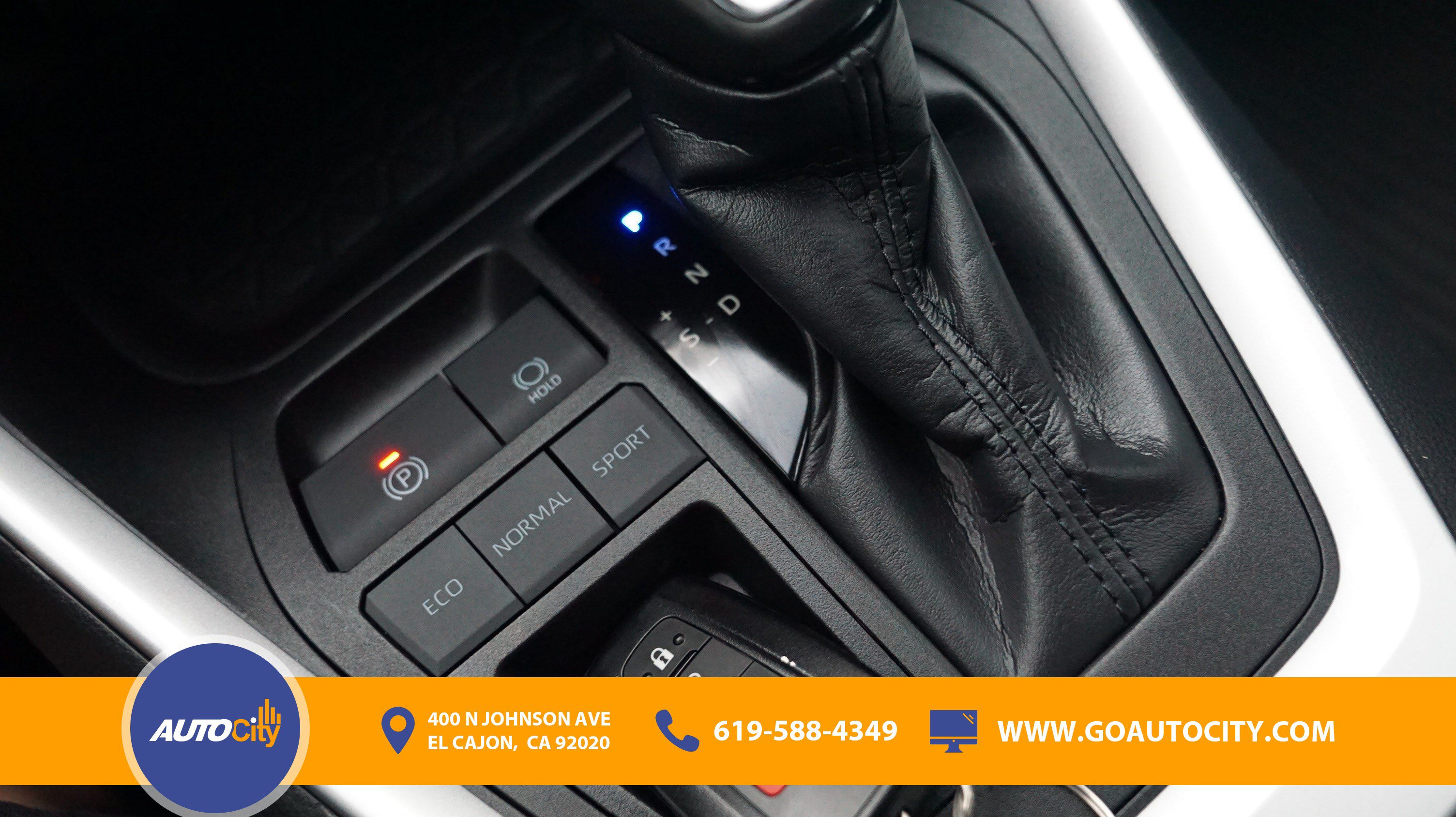 Used 2022 Toyota RAV4 XLE Premium FWD image 25