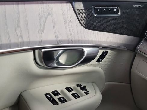 New 2026 Volvo XC90 B6 Ultra w/ Protection Package AWD/4WD image 29