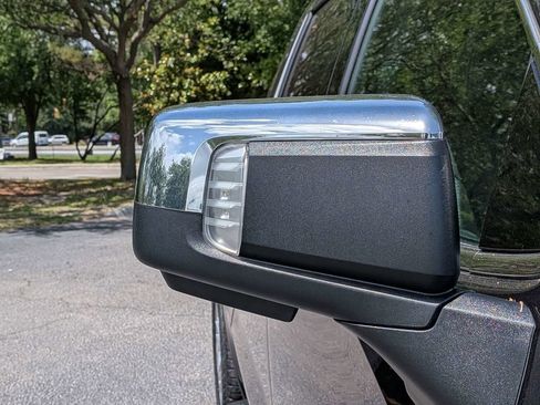 Used 2022 GMC Sierra 1500 Denali AWD/4WD image 10
