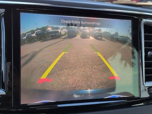 Used 2023 Chrysler Pacifica Touring-L FWD image 19