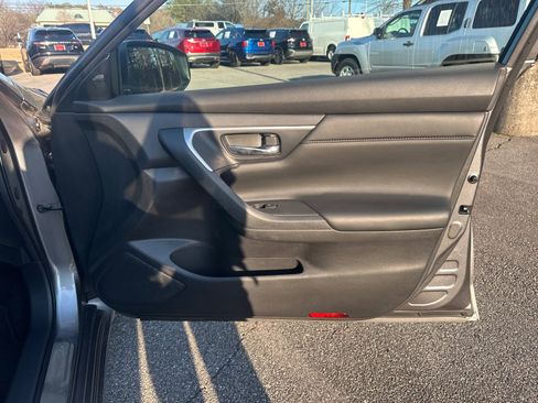 Used 2016 Nissan Altima 2.5 SL w/ 2.5 Technology Package image 13