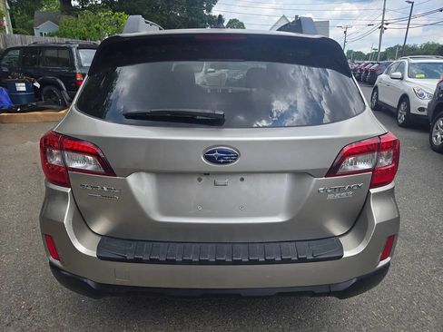 Used 2016 Subaru Outback 2.5i Premium AWD/4WD image 5