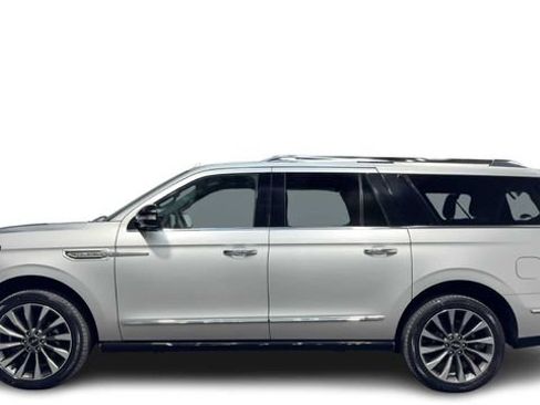Used 2019 Lincoln Navigator L Select RWD image 1