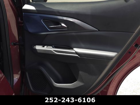 Used 2025 Chevrolet Equinox EV LT w/ Convenience Package FWD image 38