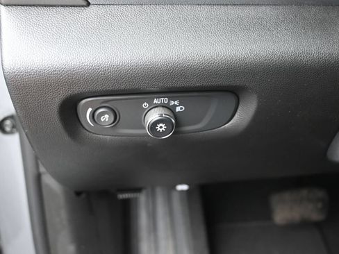 Used 2023 Chevrolet Traverse LT w/ Rear Camera Mirror Package AWD/4WD image 31
