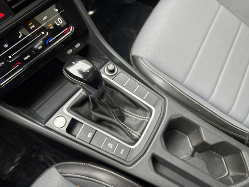Used 2025 Volkswagen Jetta SE FWD image 66
