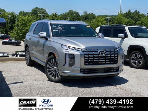 Used 2025 Hyundai Palisade Calligraphy FWD image 1