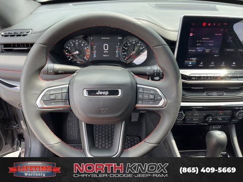 Used 2024 Jeep Compass Trailhawk image 8