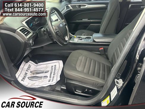 Used 2018 Ford Fusion SE w/ Fusion SE Technology Package FWD image 7