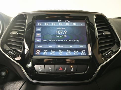 Used 2022 Jeep Cherokee Limited image 27