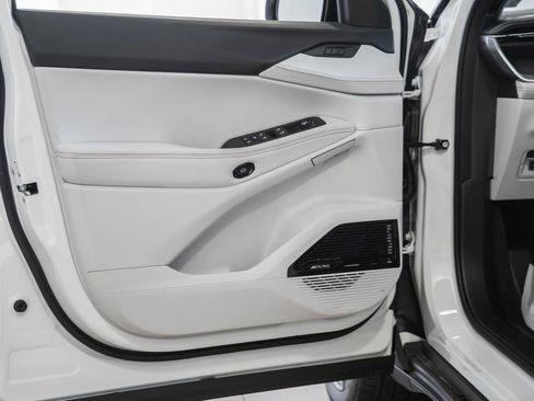 New 2026 Jeep Cherokee Overland w/ Trailer Tow Group AWD/4WD image 43