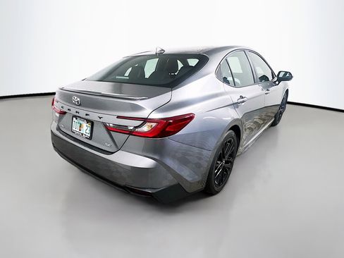 Used 2025 Toyota Camry SE w/ Multimedia Upgrade Package image 4