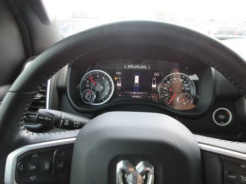 Used 2022 RAM 1500 Big Horn AWD/4WD image 31
