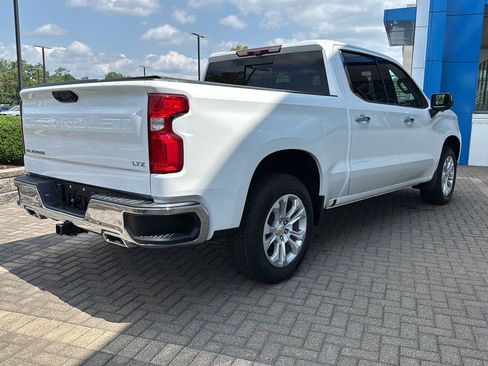 Used 2022 Chevrolet Silverado 1500 LTZ w/ Technology Package AWD/4WD image 5