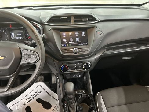 Used 2022 Chevrolet TrailBlazer LT w/ Confidence II Package FWD image 18
