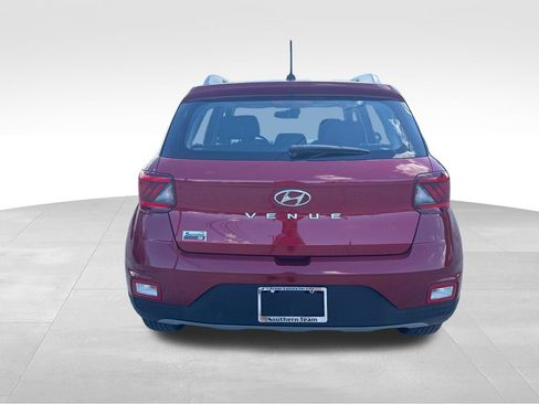 Used 2025 Hyundai Venue SEL image 5