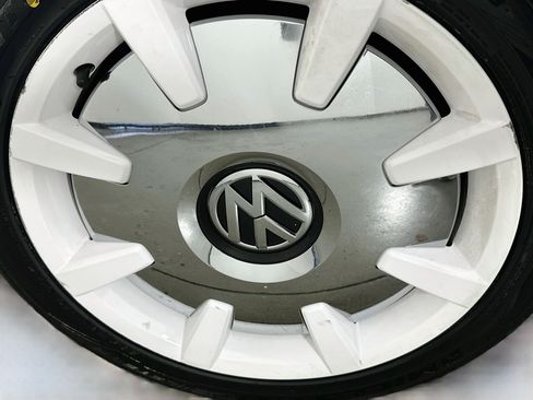 Used 2019 Volkswagen Beetle 2.0T S FWD image 30