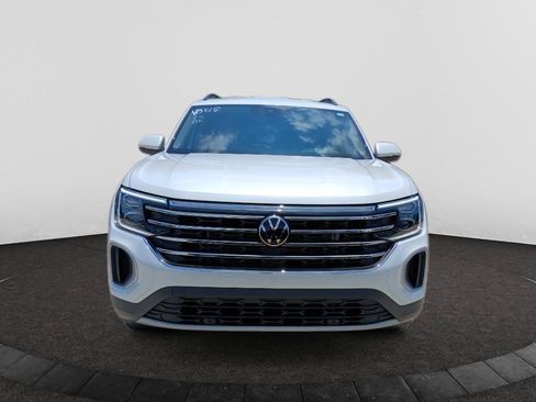 Certified 2026 Volkswagen Atlas SE FWD image 2